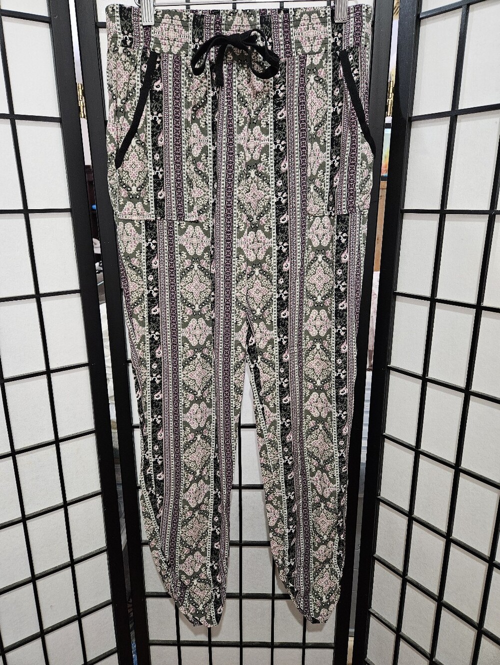 Hippie Rose Medium Bohemian Geometric & Floral Striped Printed Joggers